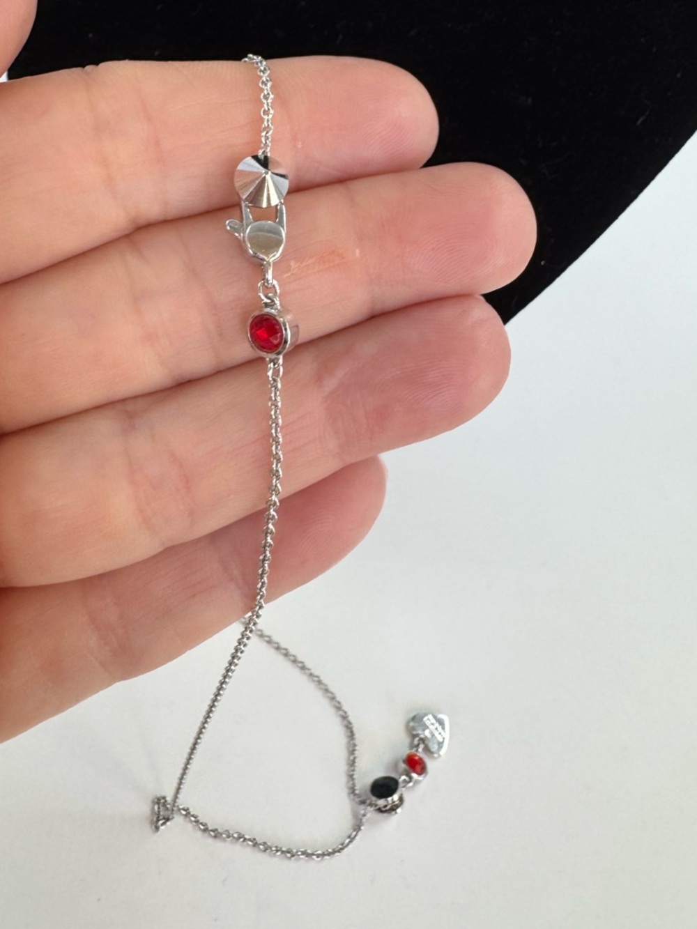 Authentic Gucci Sterling Silver Heart Pendant Necklace with Red Crystals - Picture 3 of 3